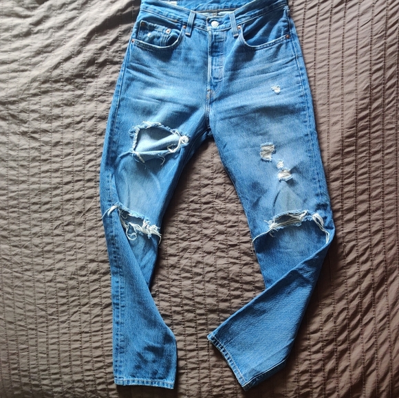 Levi's 501 Classic Fit Straight leg Ripped Distressed Jeans - Picture 6 of 11